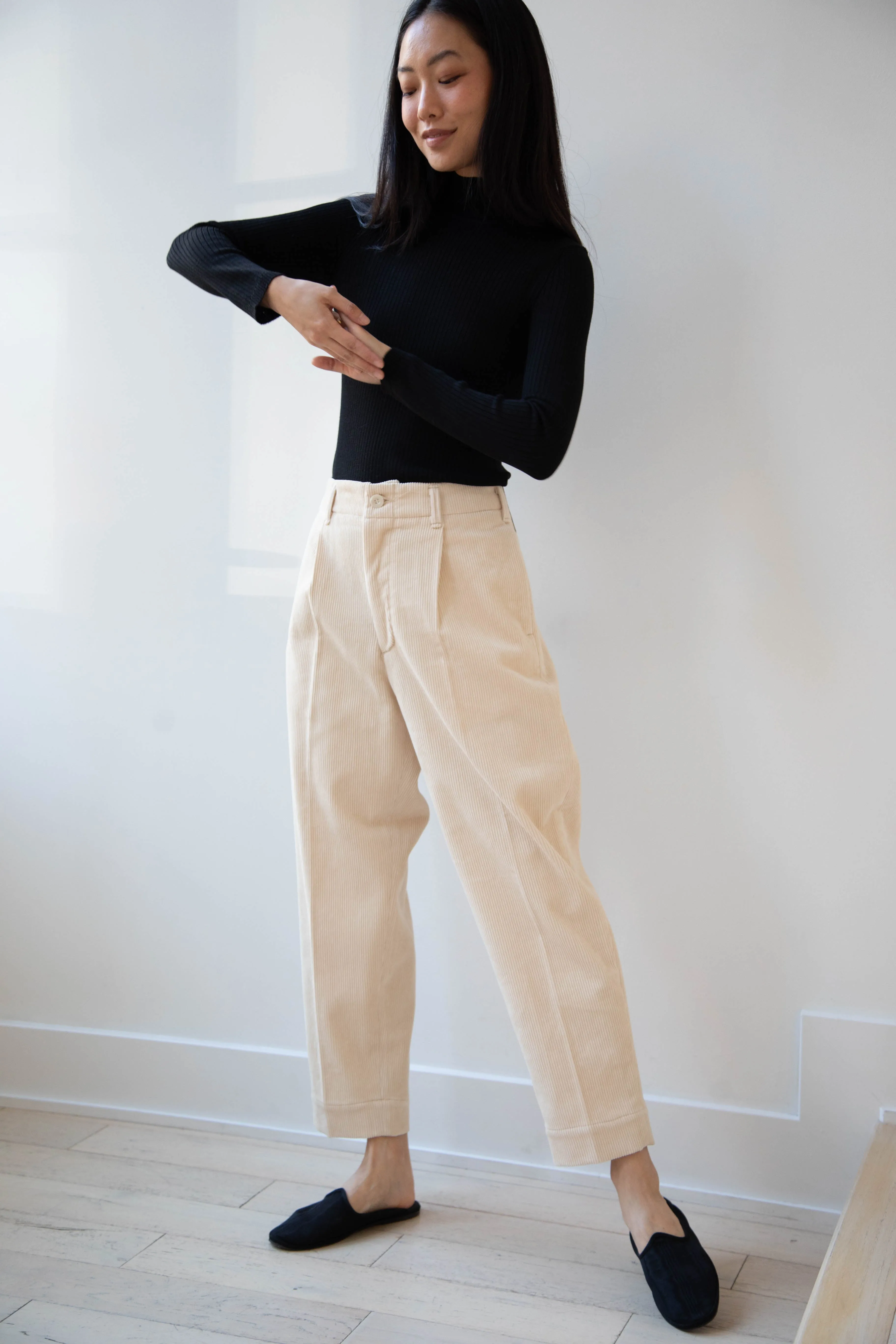 Aseedonclöud | HW Corduroy Slacks in Off White