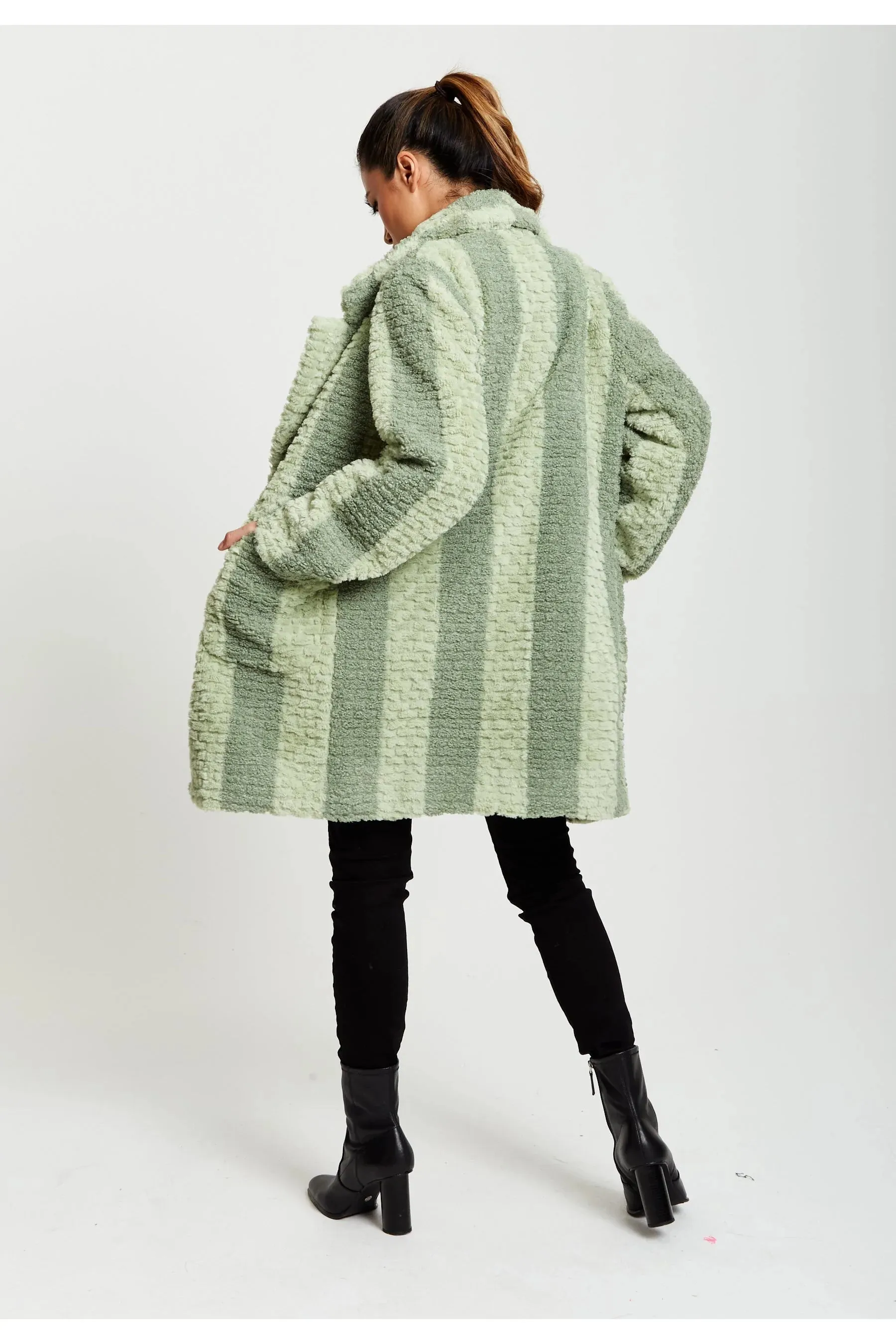 Liquorish Teddy Coat In Stripe