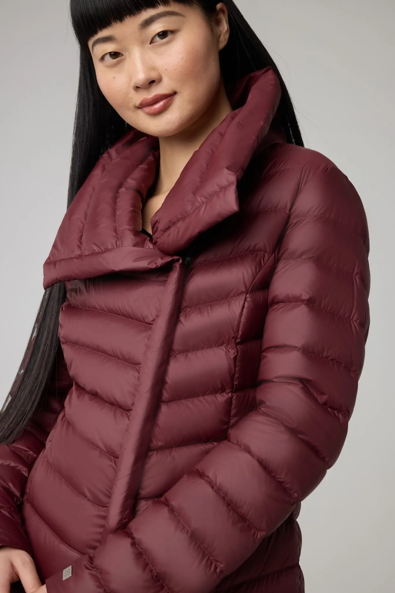 SOIA&KYO EMILIA - Sustainable Slim-Fit Lightweight Down Jacket